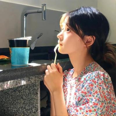 采蘑菇的夫妻